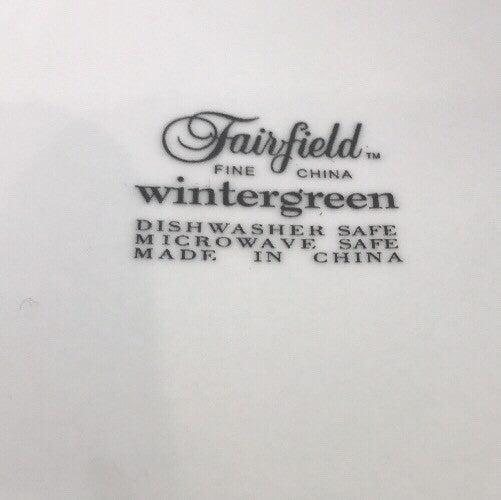Fairfield Wintergreen 45 Piece Fine China Set Holiday Holly Pinecone Dinnerware