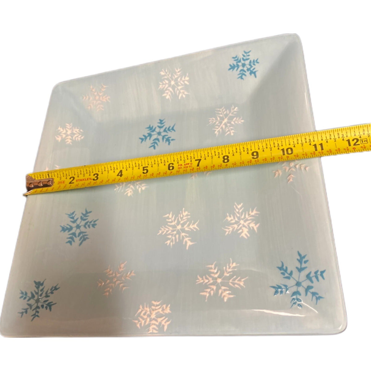 Home Target 4-Dinner Plates White Blue SNOWFLAKES Hand Painted Christmas Holiday