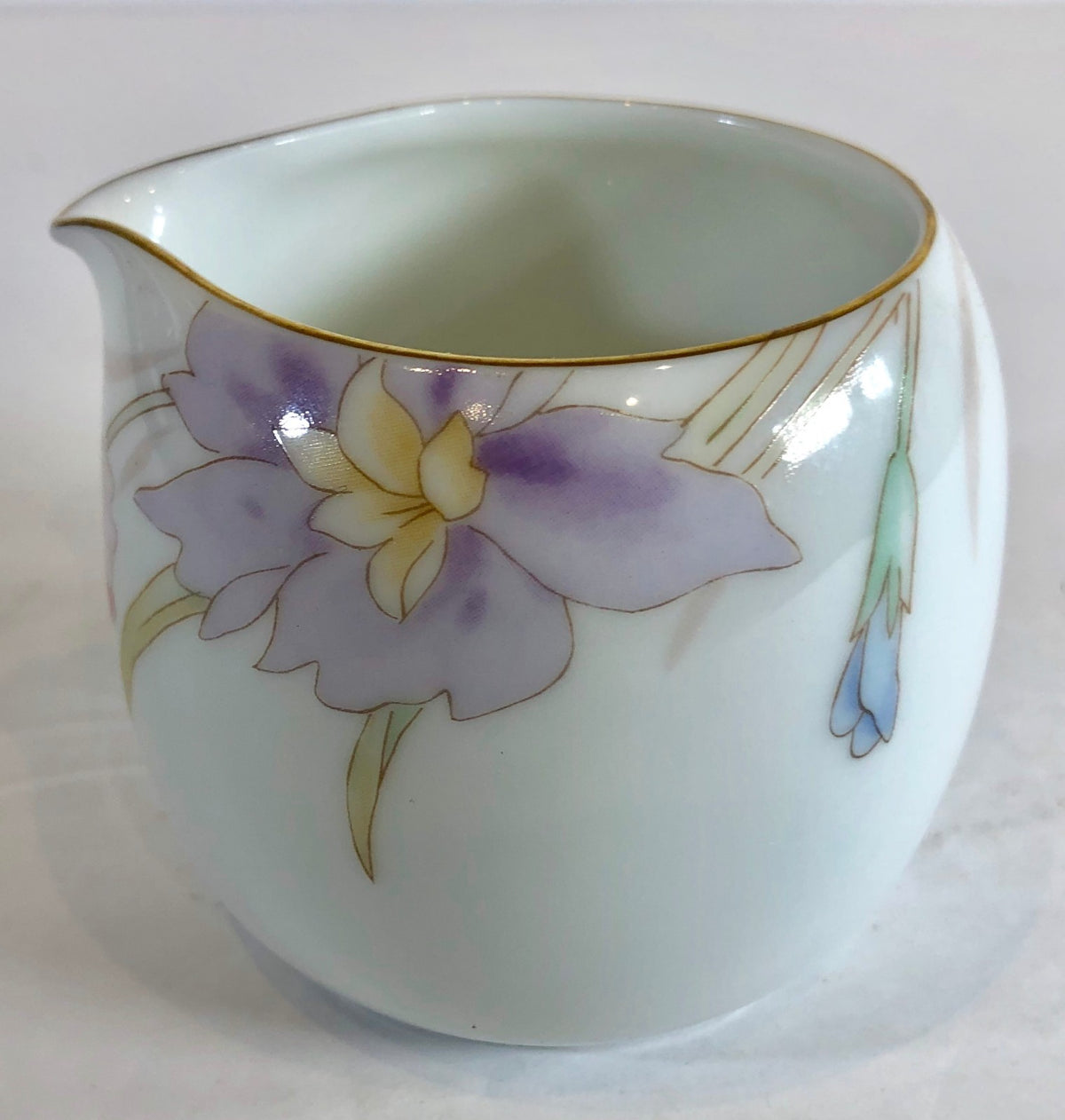 Mikasa GABRIELE Fine China Japan L9561 Iris Flower Gold Trim White Dinnerware