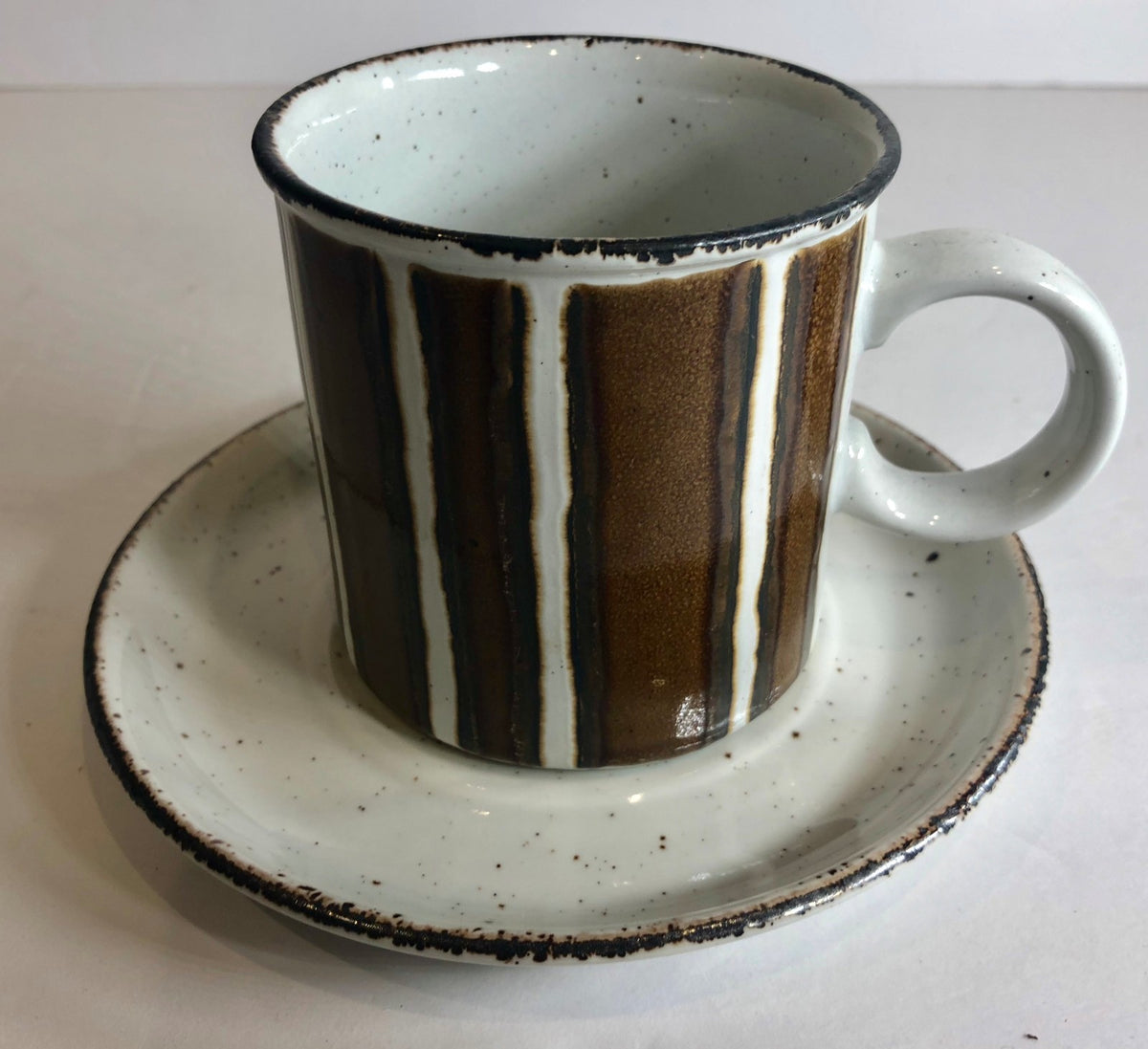 Midwinter Earth Stonehenge England Collection "Oven to Tableware"