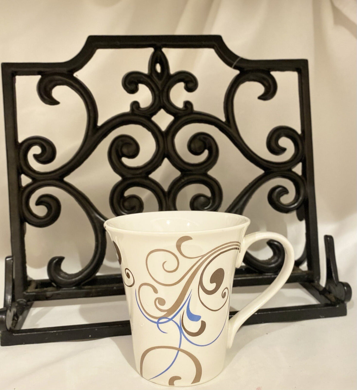 Coventry CHOCO SCROLL 4- Fine China Coffee Mugs Porcelain  (PTS) Int'l. Tea Cups