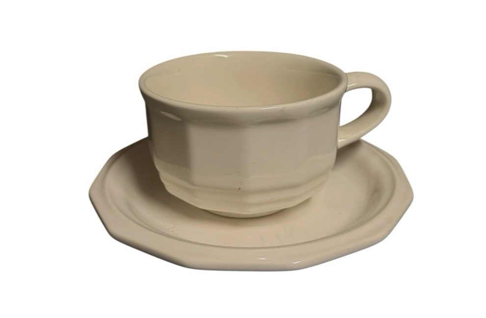 Vintage Pfaltzgraff Heritage White 5 Cups & Saucers Set Stoneware USA