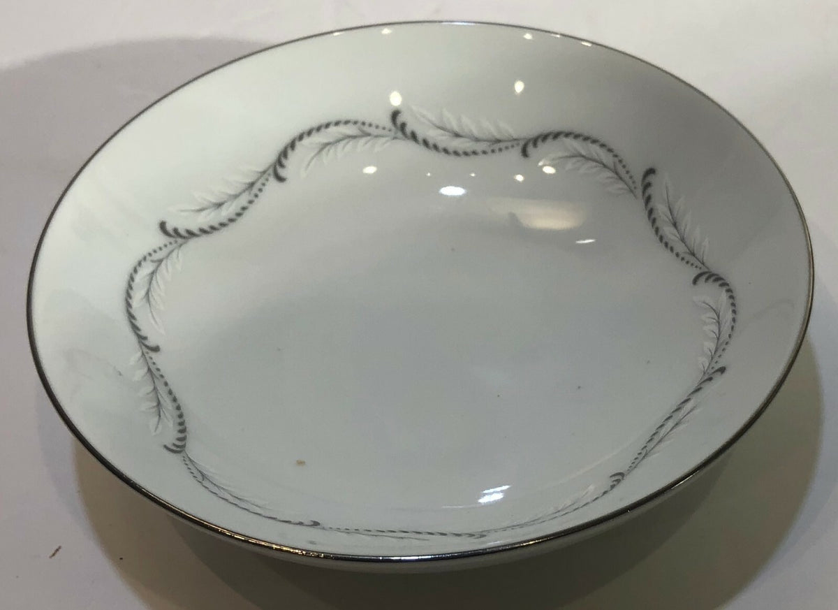 Mikasa ODETTE Fine China Dinnerware Collection Japan 5718