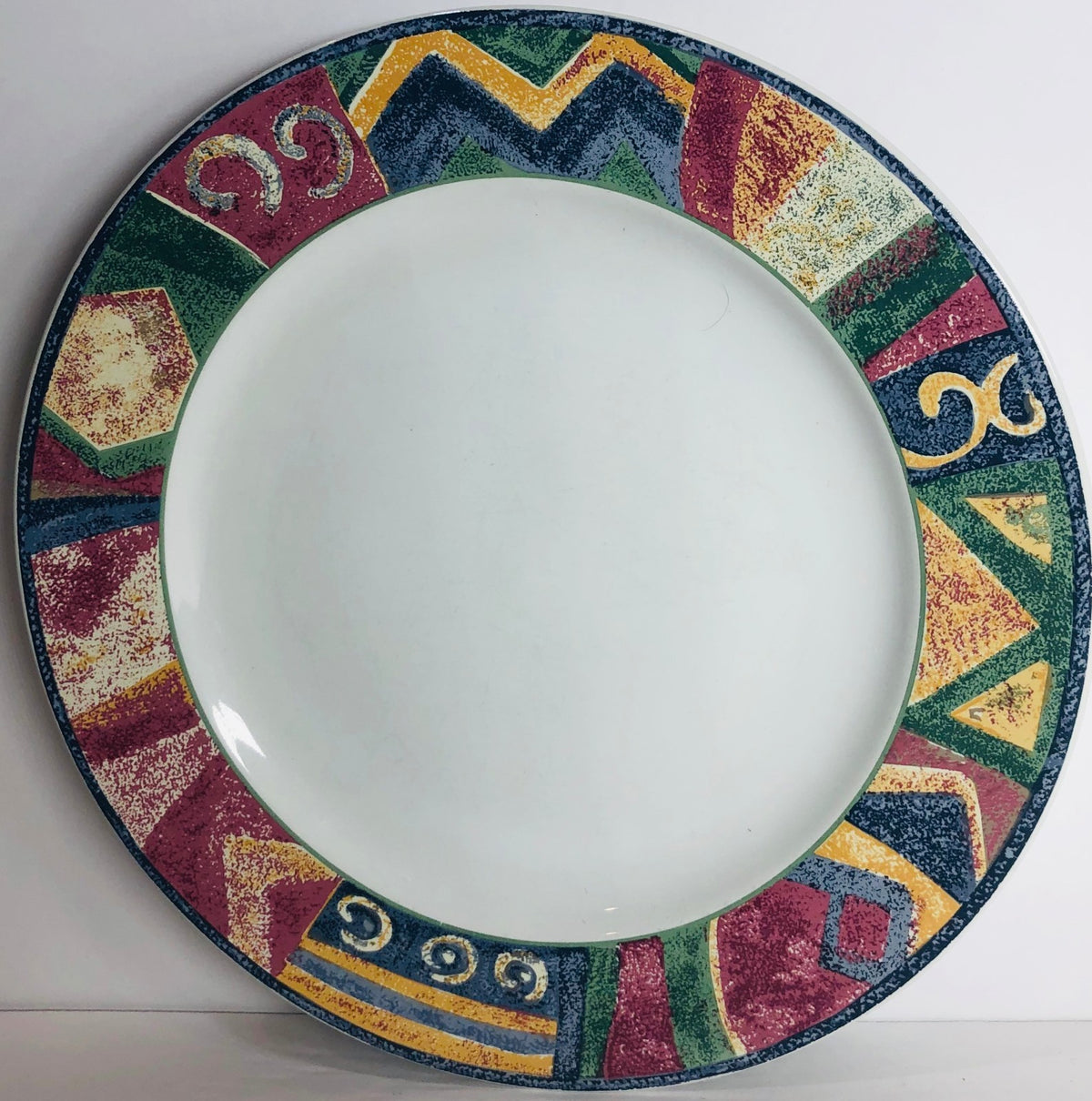 "MESA" by FURIO Contemporary Casuals Dinnerware Collection Geometric Border