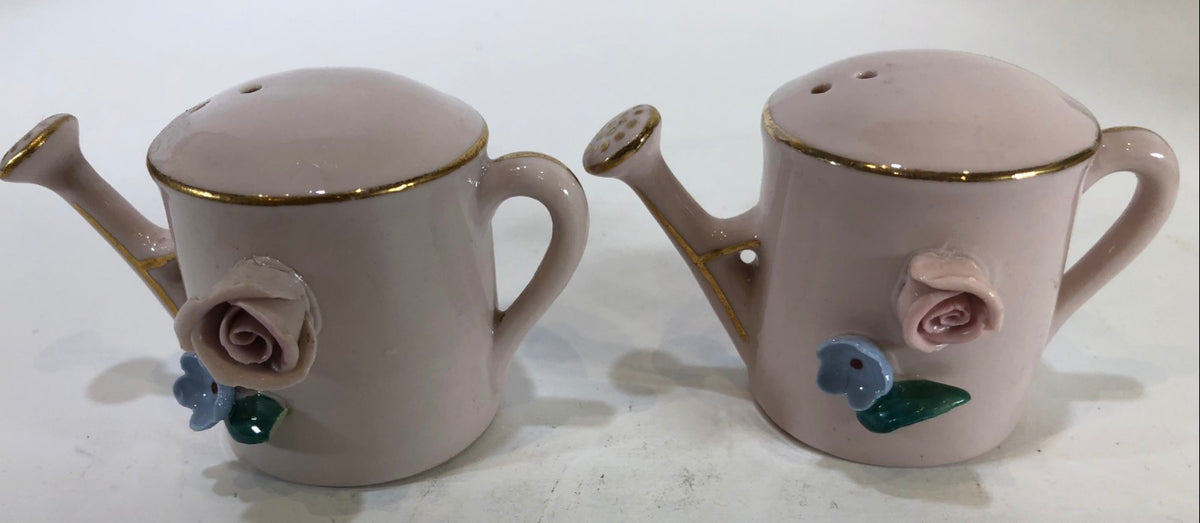 Salt & Pepper Shakers Kitchenware Dinning Table Collection Collectibles