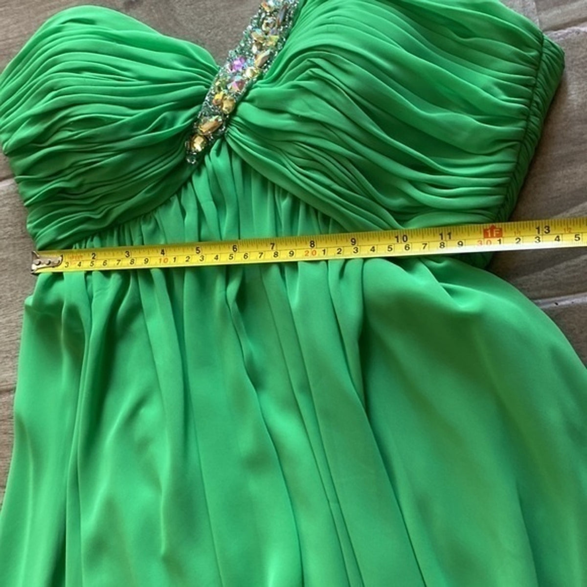 Tony Bowls Mon Cheri Bridals Beads Sequins Sz. 4 Mini Dress Lime Green