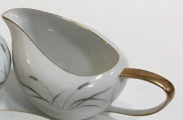 Mikas DUSK BREEZE Jyoto Japan # 8204 Mid-Century Fine China Collection Gold Trim