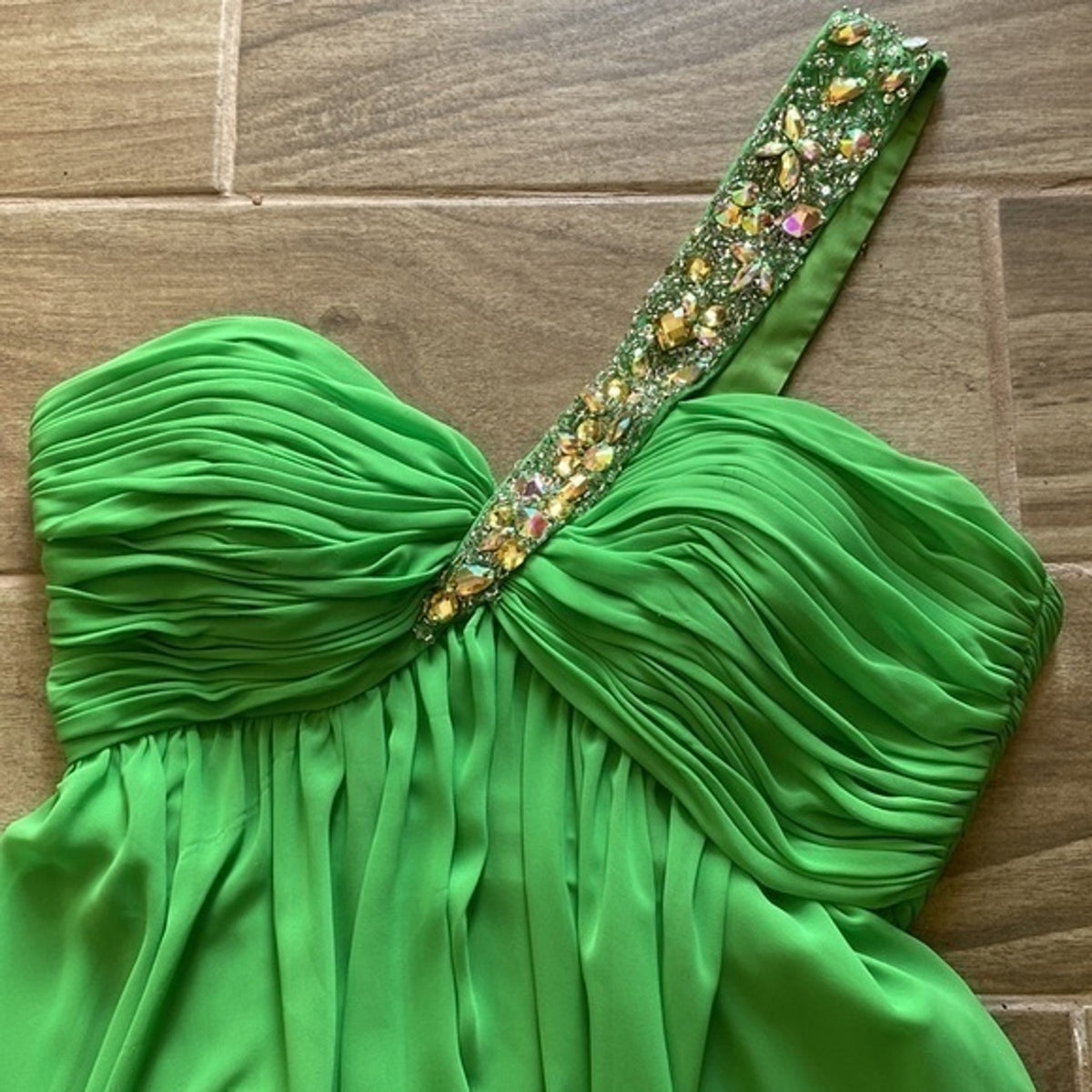 Tony Bowls Mon Cheri Bridals Beads Sequins Sz. 4 Mini Dress Lime Green