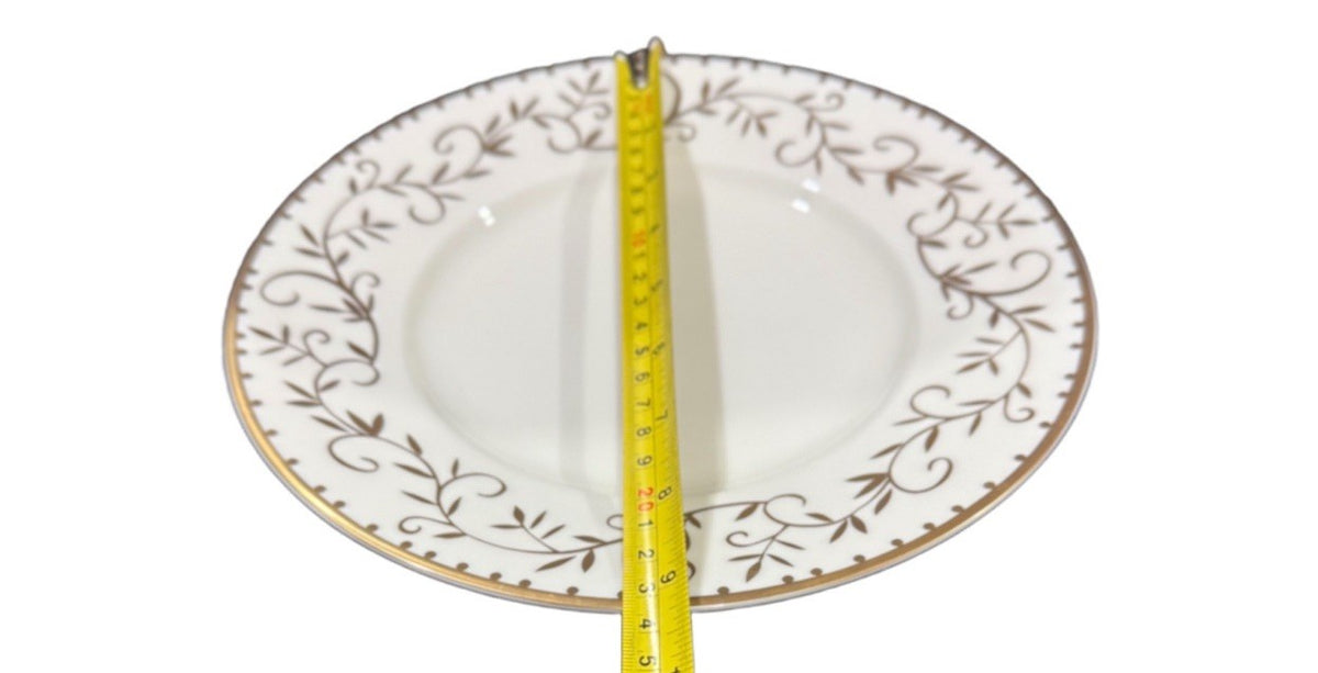 Crate & Barrel Elyse Buffet Salad Luncheon Plates Set of 4 Gold Vine Scroll