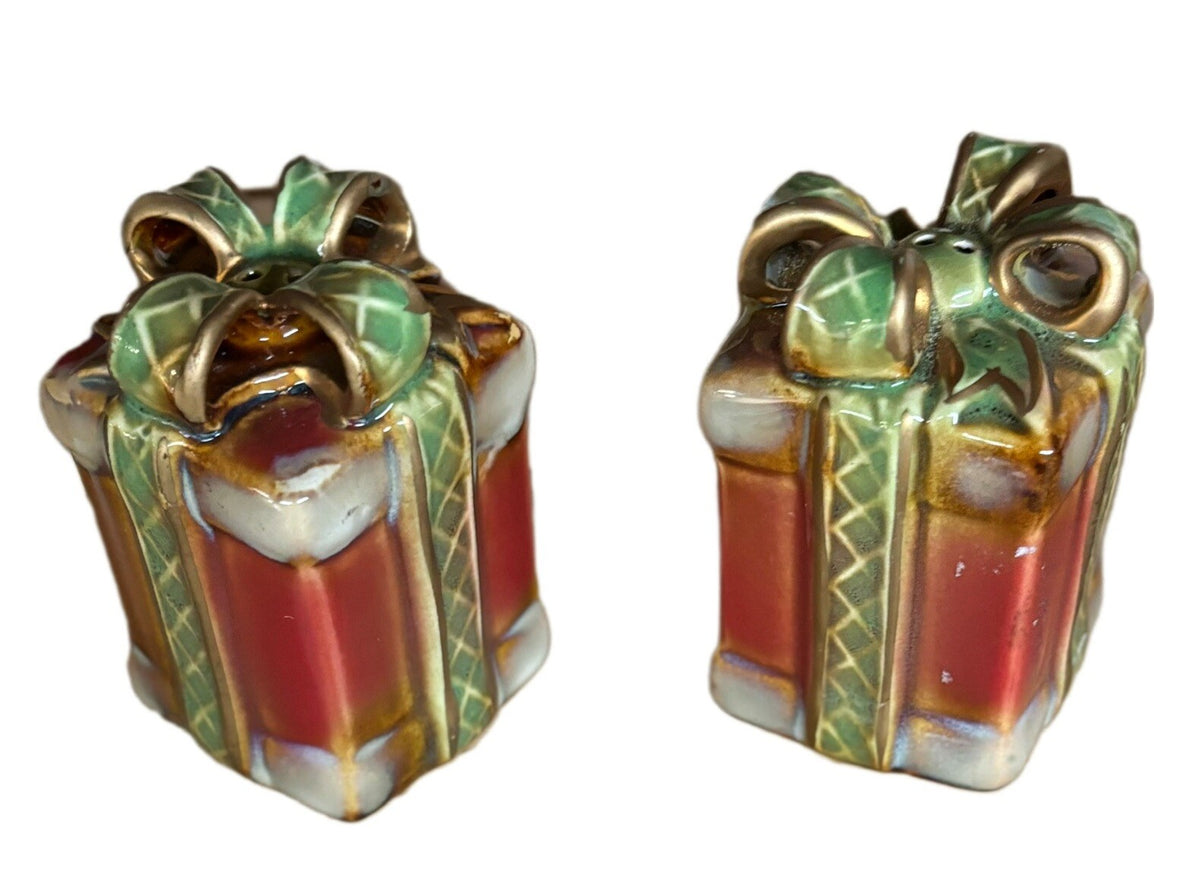 Christmas Salt Pepper Shakers Gift Packages Drip Glaze Ceramic Presents Vintage 