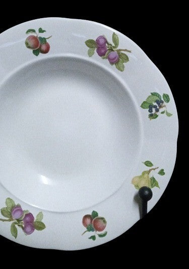 Gibson FRUIT ORCHARD 5-Rim Soup Bowls 9 ¼” D Fruit On Rim White Large Dish