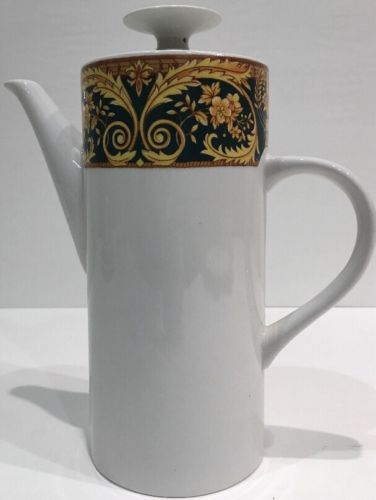 Lynn's "VALETTA"  Fine China Dinnerware Collection (Green)