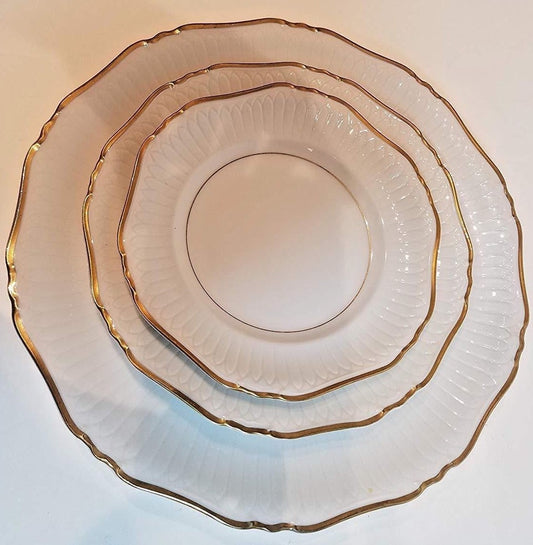 Mikasa Classic CORONATION SHAPE 20 Piece Fine China Jyoto Japan Service For 4