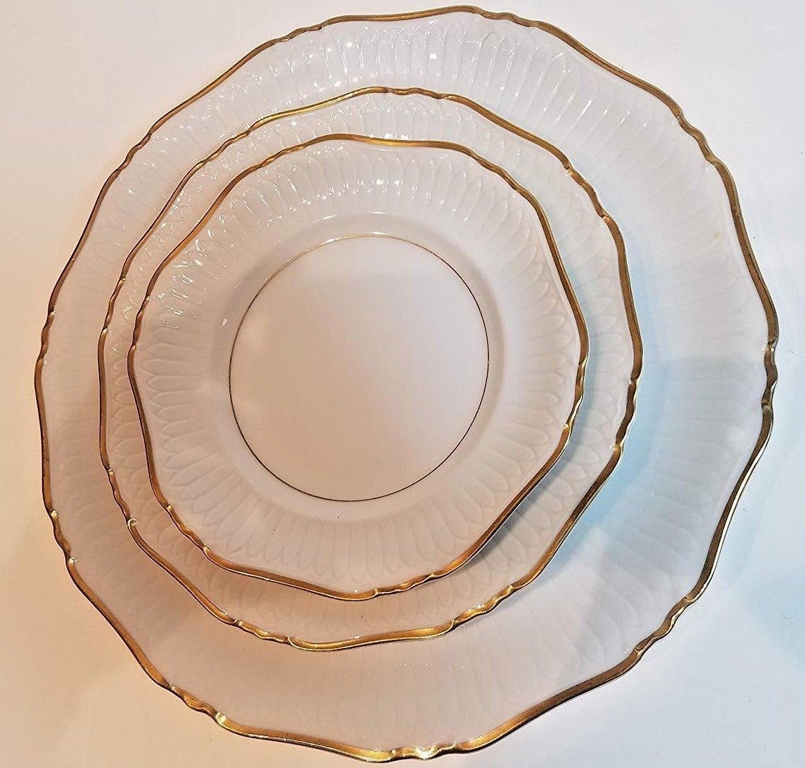 Mikasa Classic CORONATION SHAPE 20 Piece Fine China Jyoto Japan Service For 4