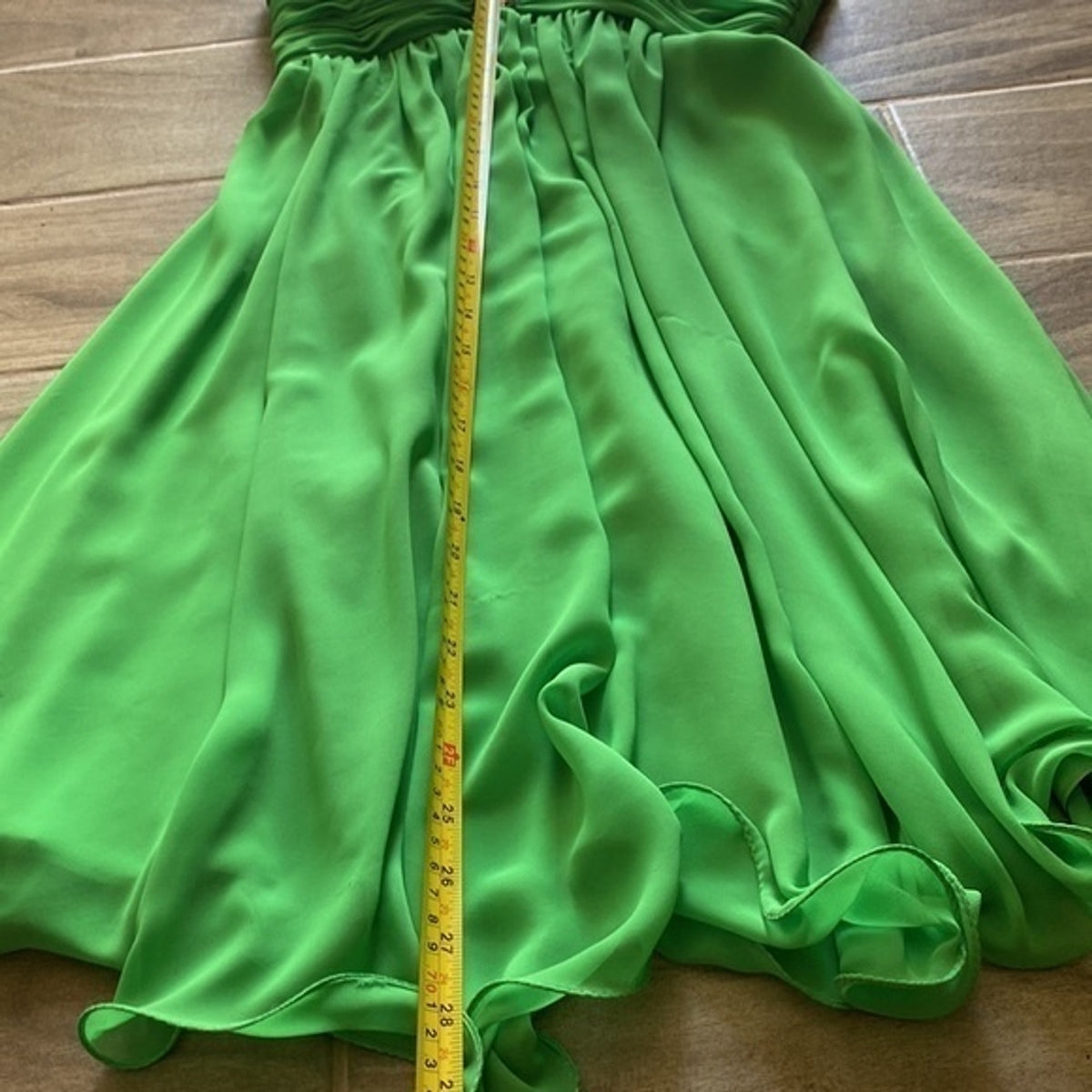 Tony Bowls Mon Cheri Bridals Beads Sequins Sz. 4 Mini Dress Lime Green