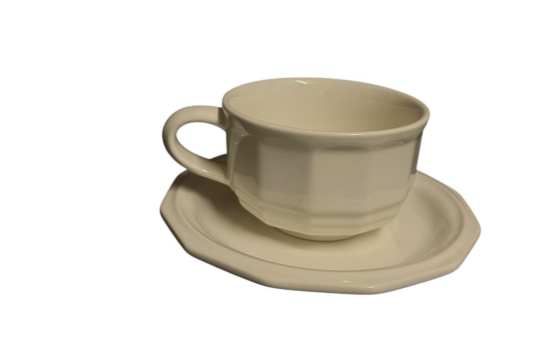 Vintage Pfaltzgraff Heritage White 5 Cups & Saucers Set Stoneware USA