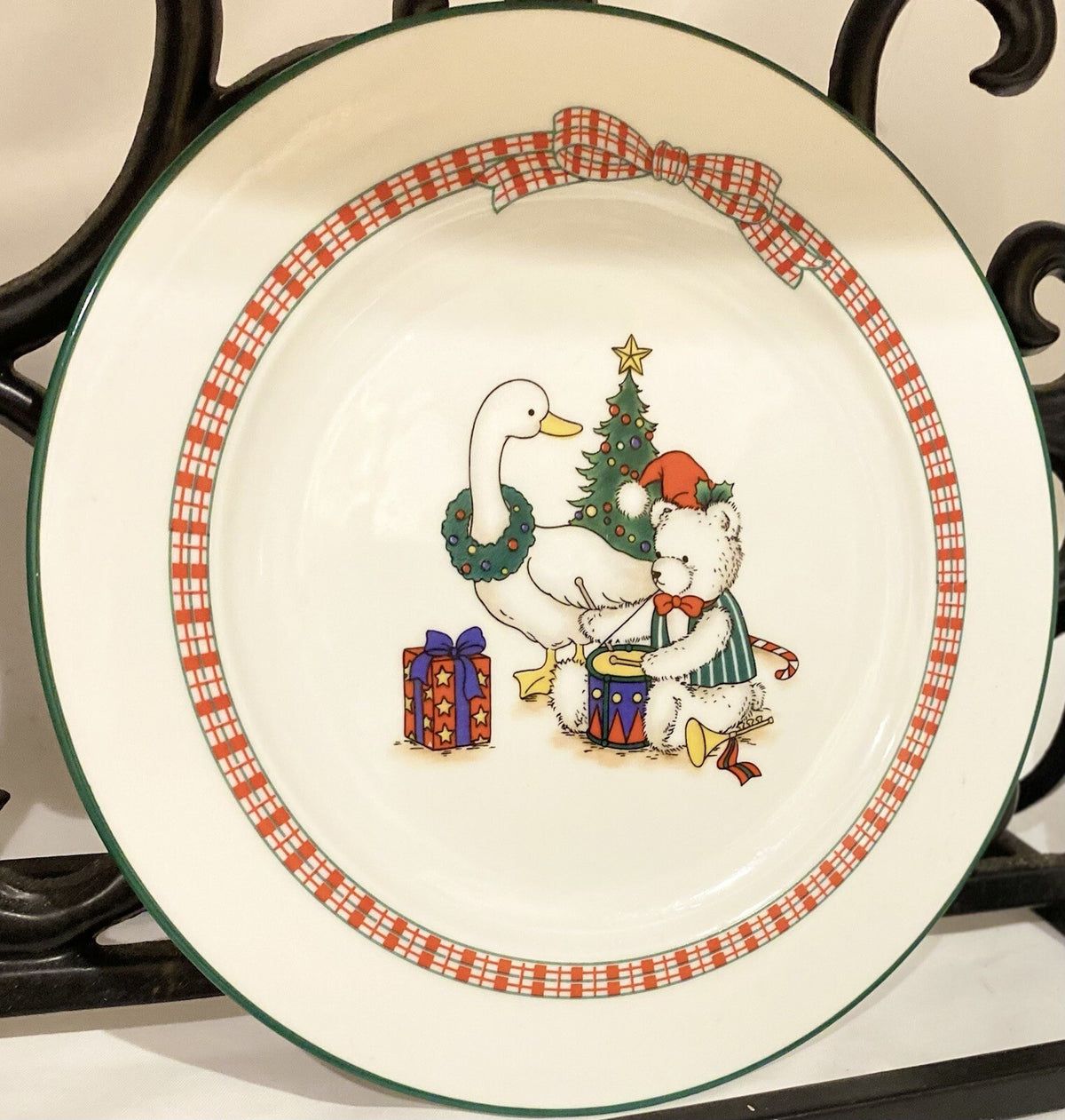 Vintage Holiday Memories Anchor Dinnerware 7-Salad Plates Christmas Bear