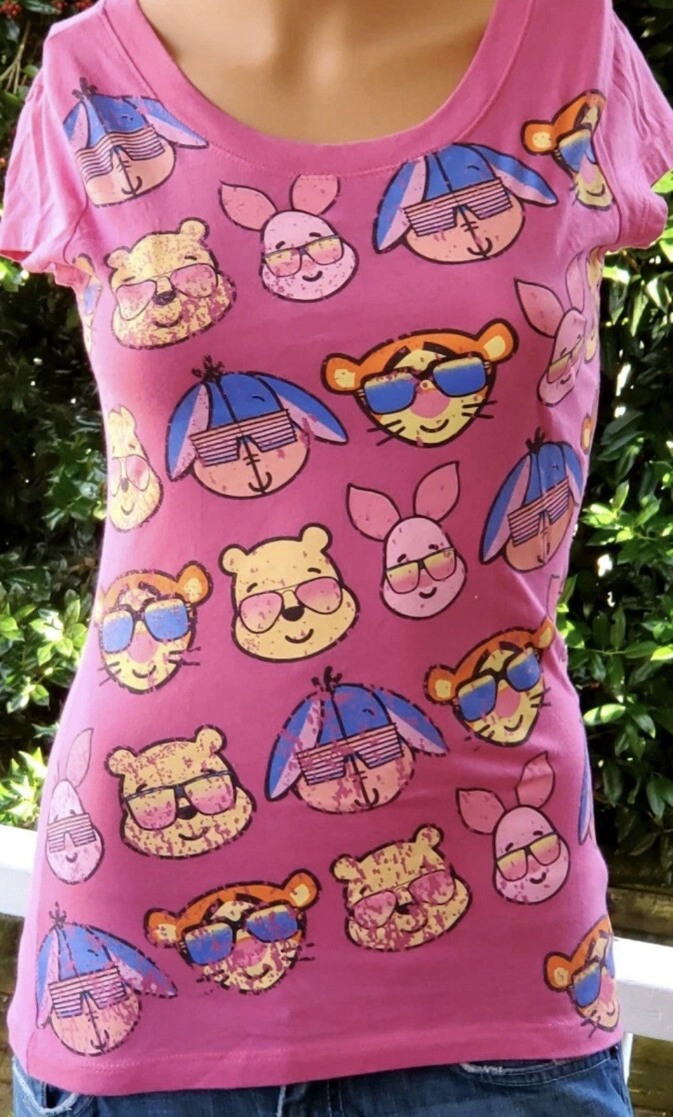Disney Winnie the Pooh Pink Tee S Junior Piglet Eeyore Tigger Sunglasses