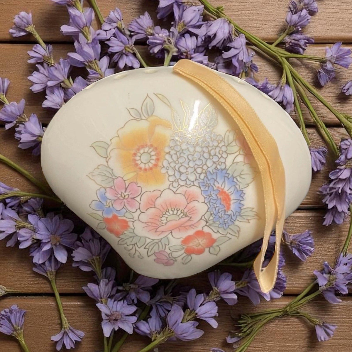 Vintage Ceramic Potpourri Pomander Freshener Floral Fragrance Seashell Shape