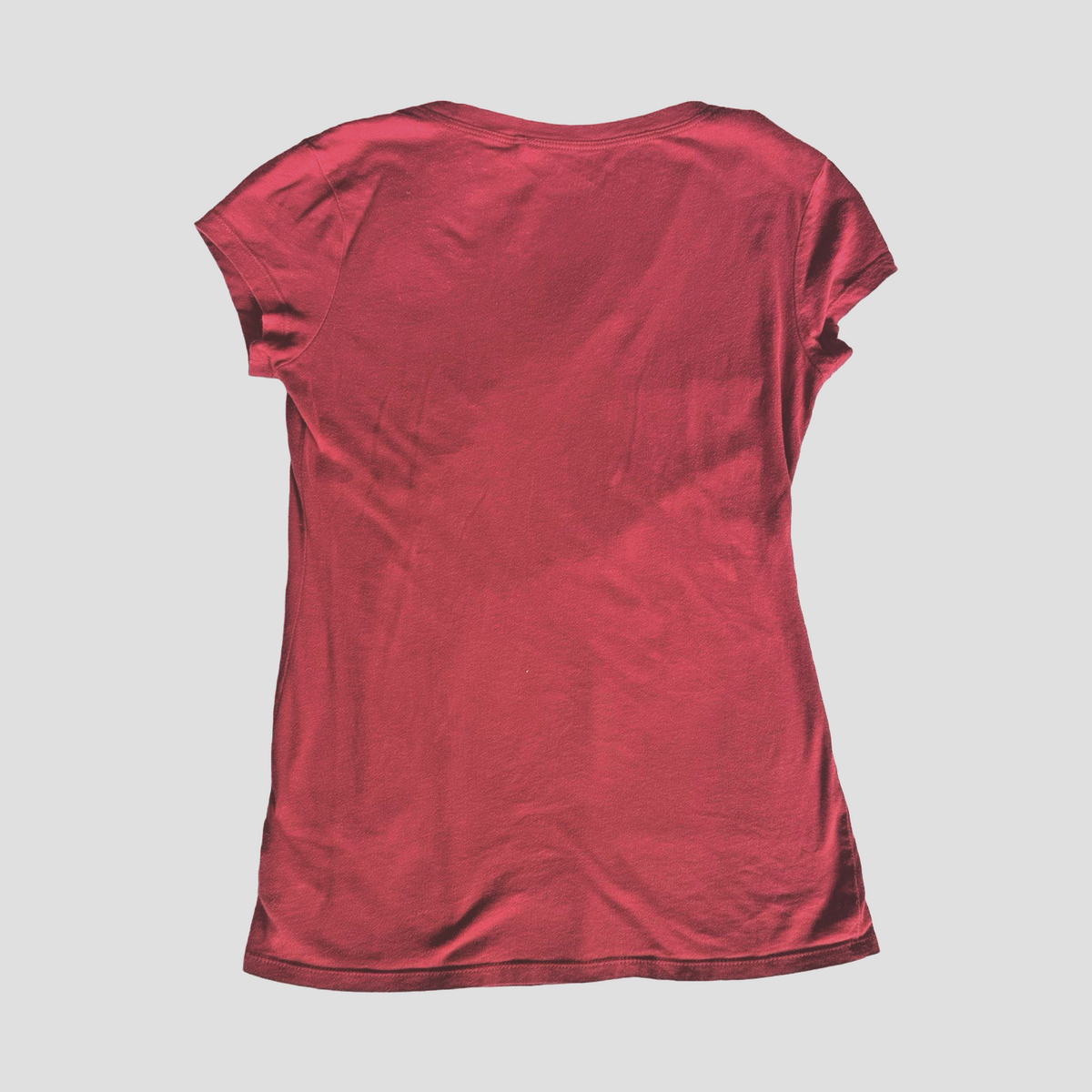 Guess Jeans EST 1981 Red V-Neck Graphic T-Shirt Women’s Small Gold Foil Logo