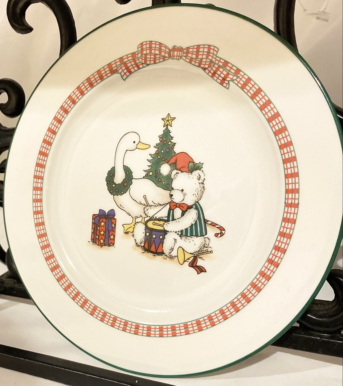 Vintage Holiday Memories Anchor Dinnerware 7-Salad Plates Christmas Bear
