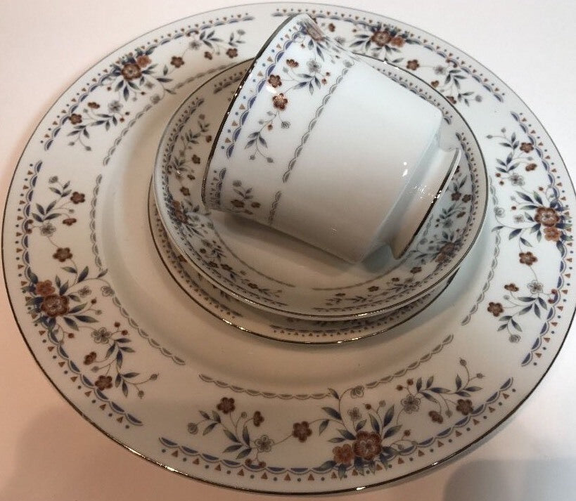 Claremont Japan WADE SONE 16 Piece China Porcelain 4 Piece Place Setting for 4