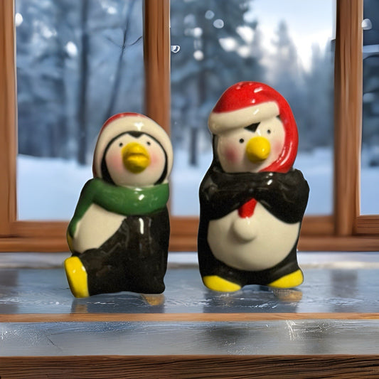 Pfaltzgraff Penguin Pals Christmas Salt & Pepper Shakers Set Boxed