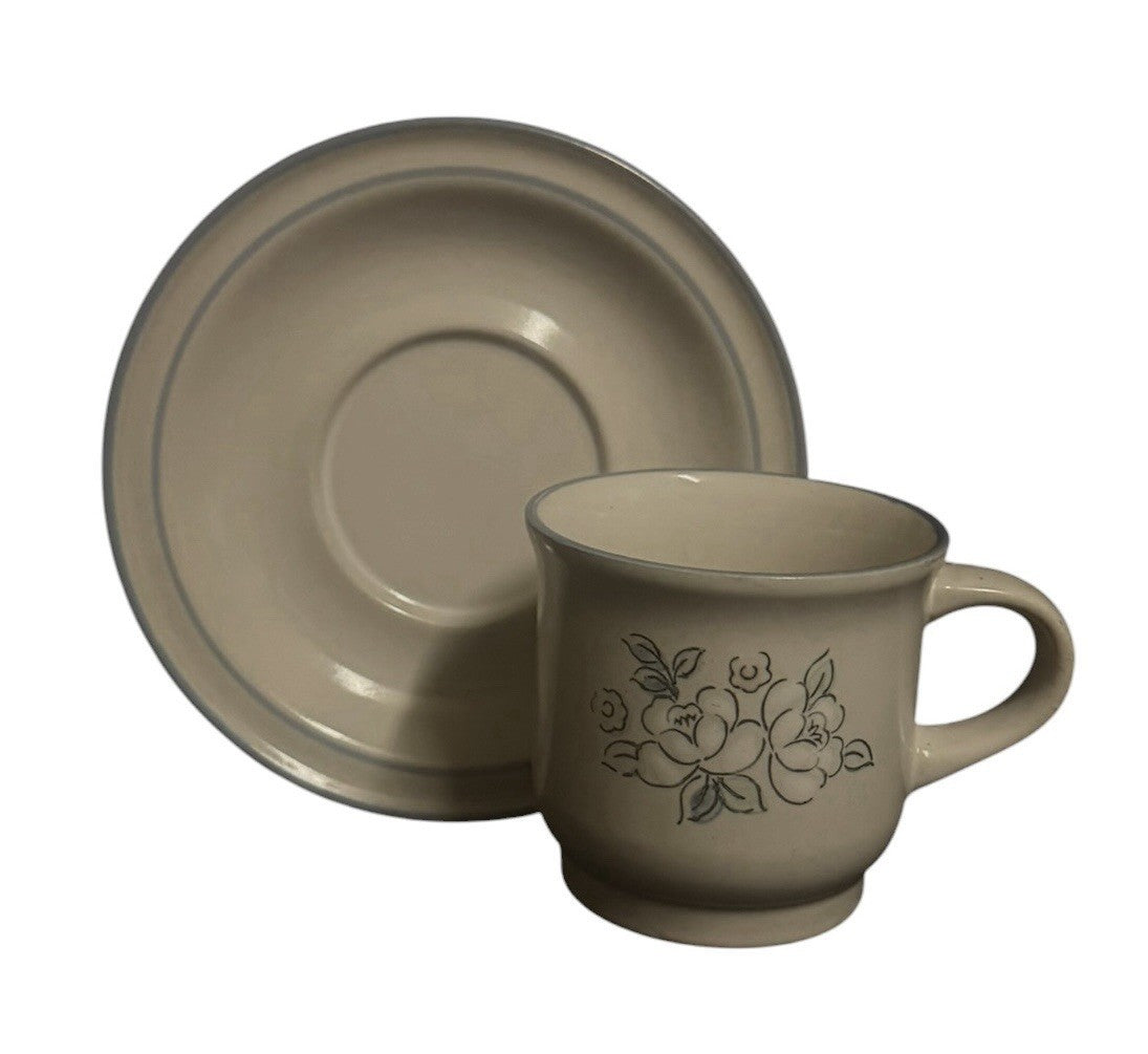 Set of 5 Chantilly Fleur de Lune Stoneware Cups & Saucers Japan Floral