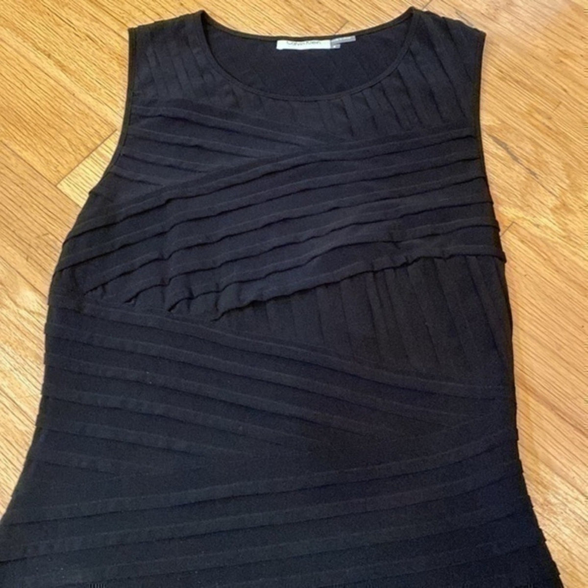 Calvin Klein textured black sleeveless sheath dress Size Small