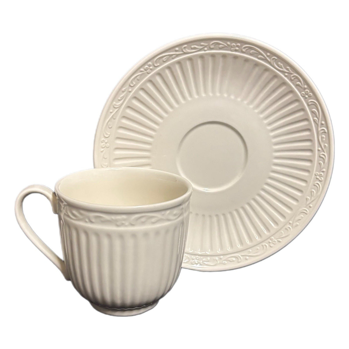 Mikasa Italian Countryside 4-Cups and 4-Saucers DD900 Ivory