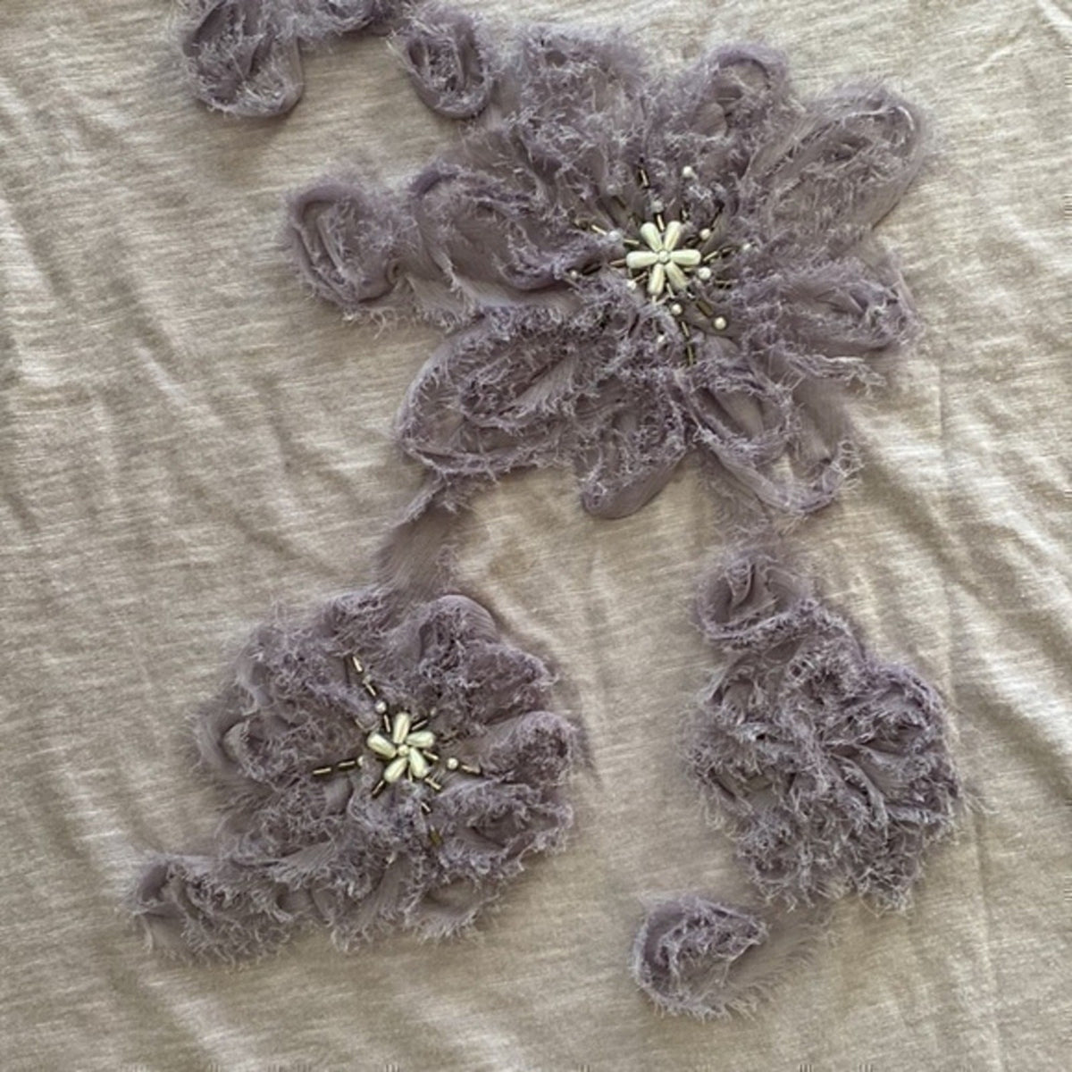 Lauren Conrad LC Raised Flowers & Bead Embellished Top T-Shirt Small Cap Sleeves