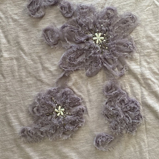 Lauren Conrad LC Raised Flowers & Bead Embellished Top T-Shirt Small Cap Sleeves