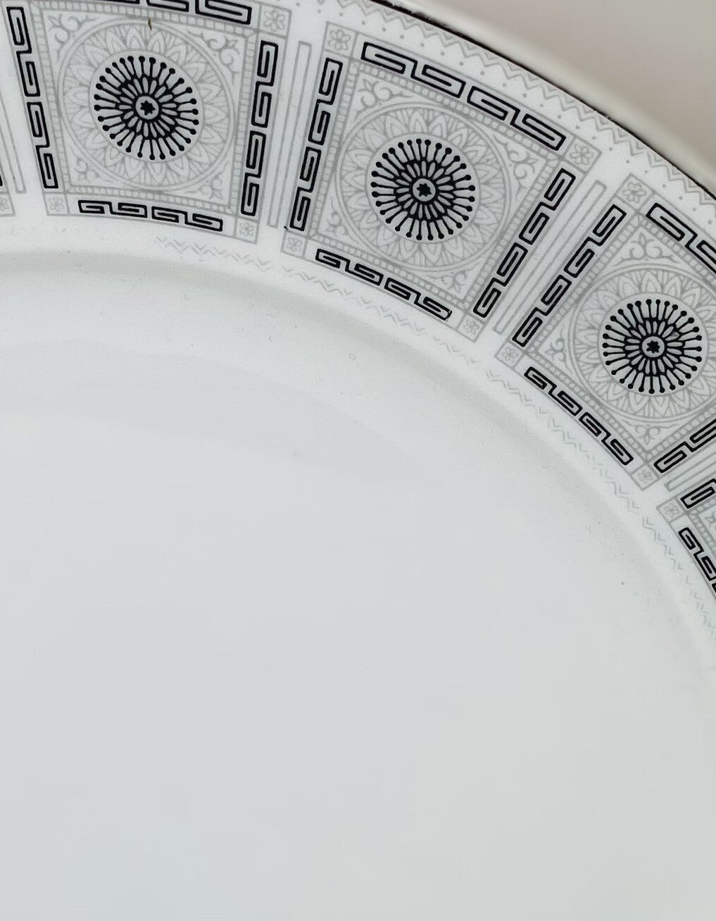 Vintage & Rare Norleans "APOLLO" Fine China Geometric Design Dinner Plate 101/2"