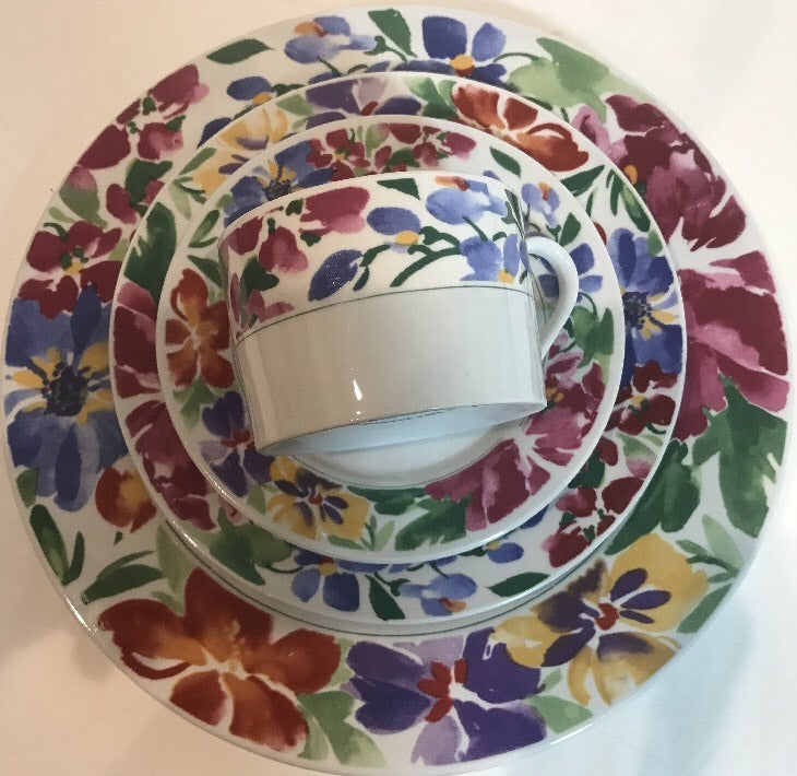 Vintage Gibson SENTIMENT 4 Piece Place Setting White Floral Dinnerware For 4