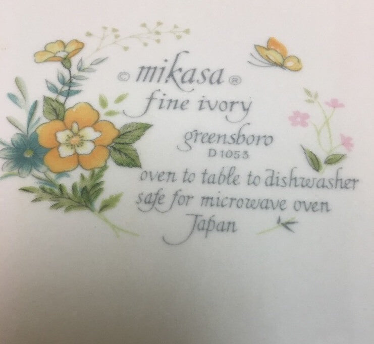 Mikasa Greensboro Ivory D1053 15-Pc Dinnerware Set – 3 Place Settings