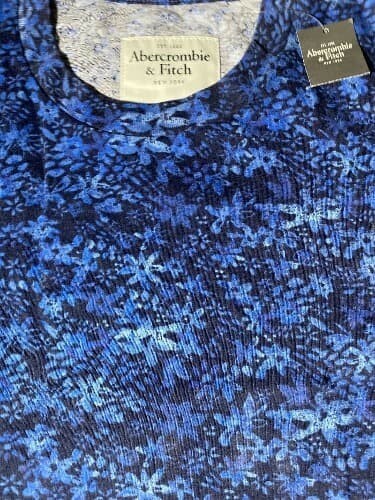 T-Shirt Abercrombie and Fitch Blue Man SM. Crew Neck Floral Top