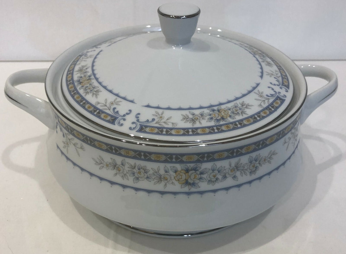 The Sakurai GARDEN Japan Fine Porcelain China Designer Collection Dinnerware