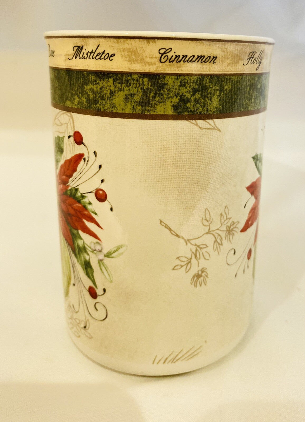 American Atelier HOLIDAY BOUQUET Mugs Poinsettia 4 Stoneware Coffee Cups 5011