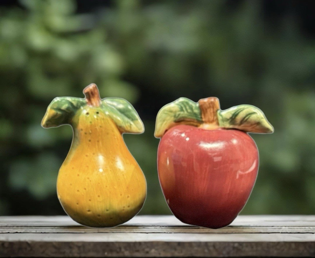 Sakura Apple Pear Salt & Pepper Shakers Set Hand Painted Ceramic Vintage