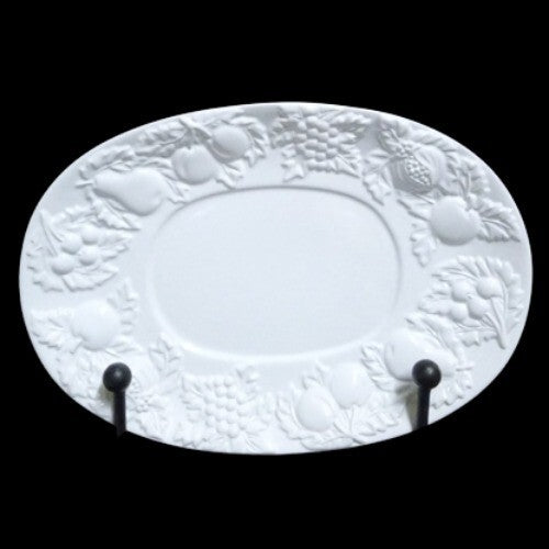 Gibson Designs GRACIOUS GATHERING Gravy Boat & Underplate 7 ¾”D White Embossed