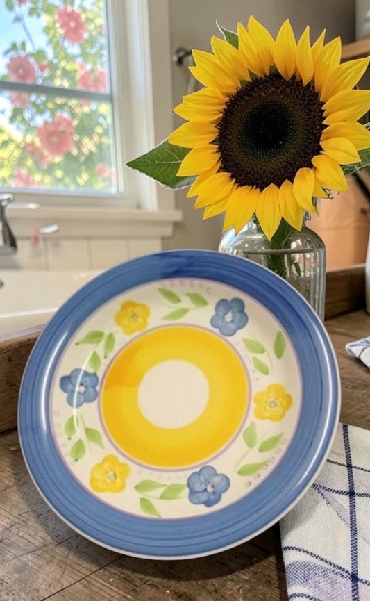 Gibson Designs BELLA Set of 3 Dinner Plates Blue Yellow Floral 10 3/8”D