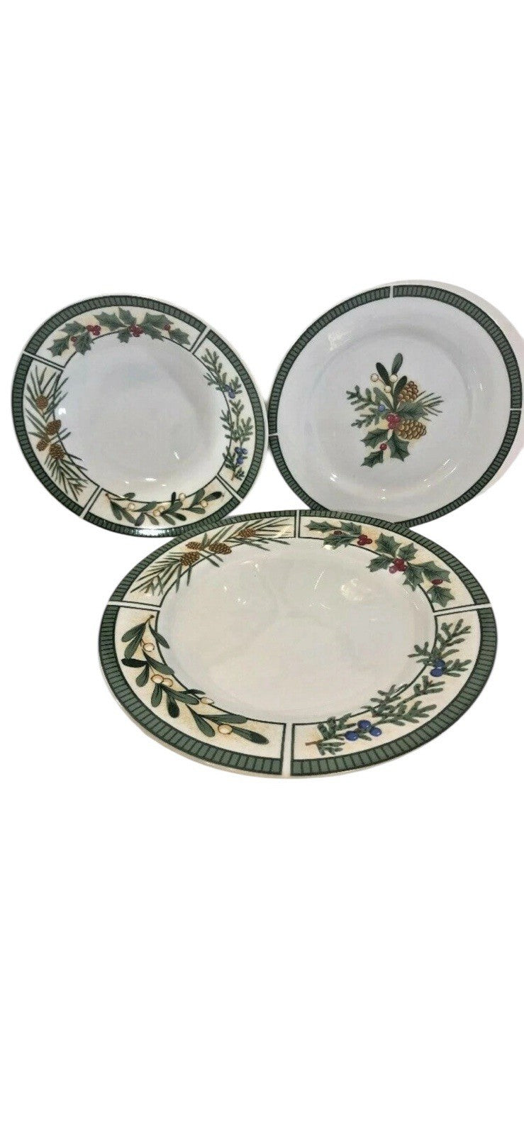 Fairfield Wintergreen 45 Piece Fine China Set Holiday Holly Pinecone Dinnerware