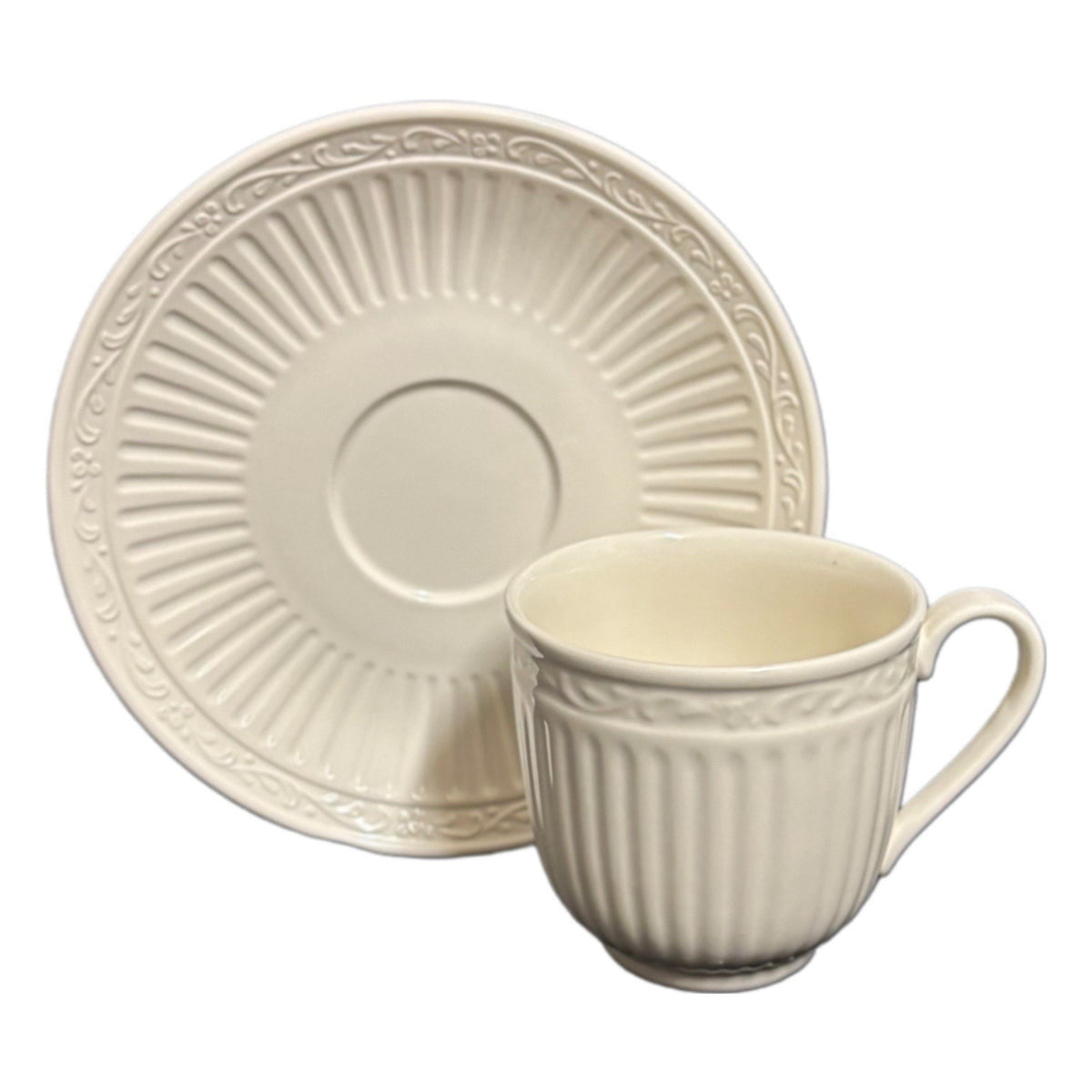 Mikasa Italian Countryside 4-Cups and 4-Saucers DD900 Ivory
