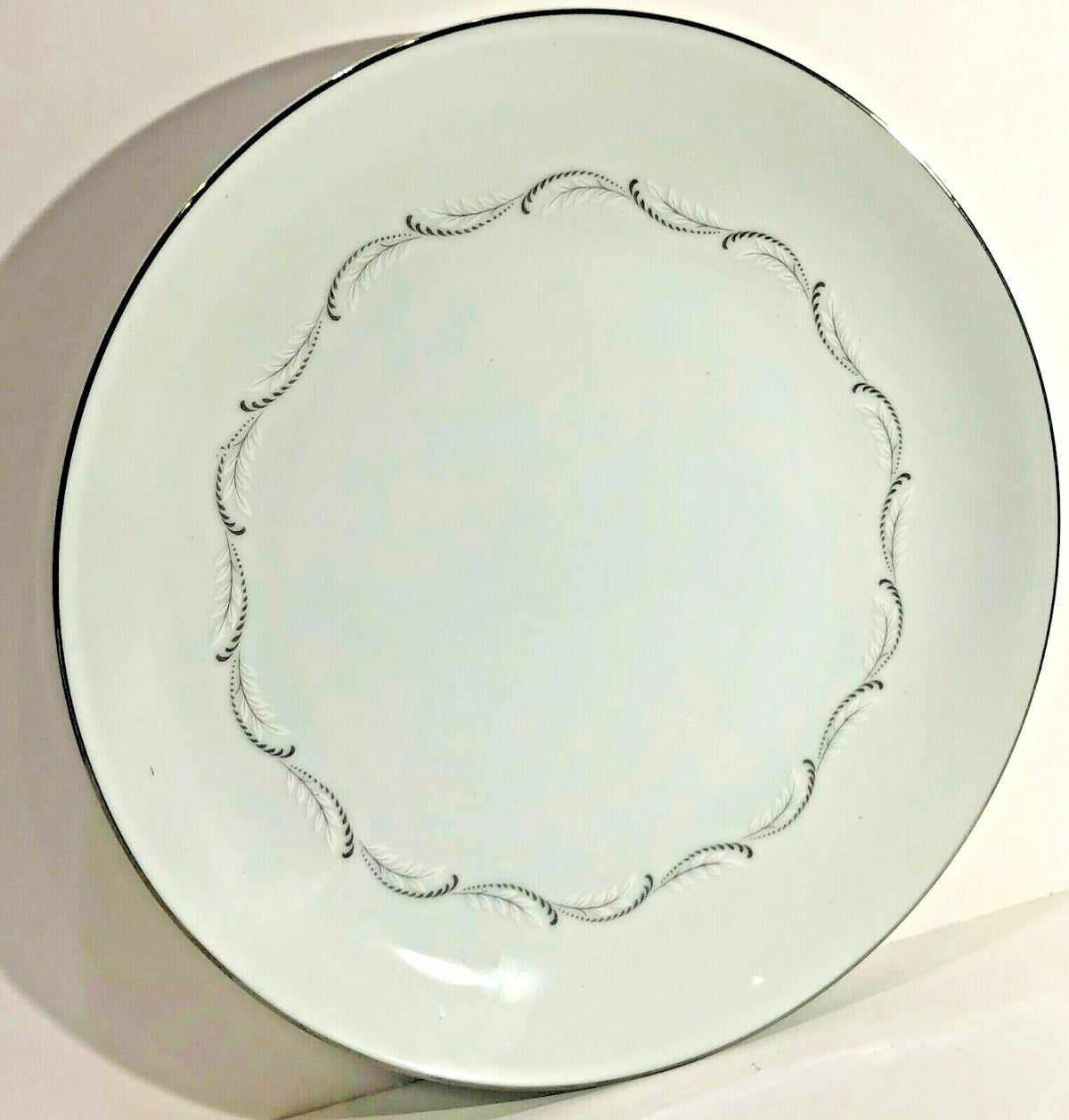 Mikasa ODETTE Fine China Dinnerware Collection Japan 5718