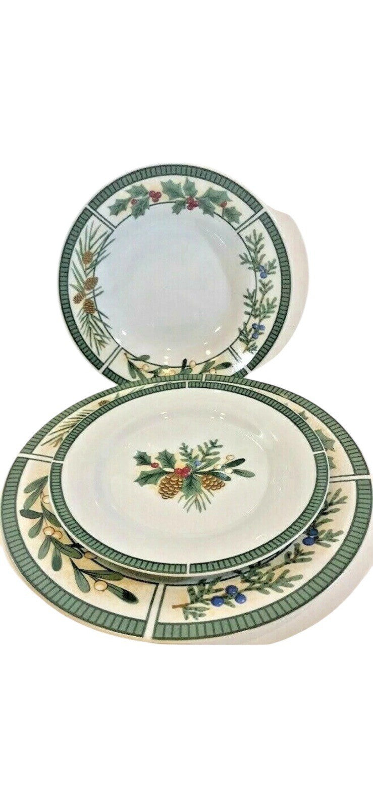 Fairfield Wintergreen 45 Piece Fine China Set Holiday Holly Pinecone Dinnerware