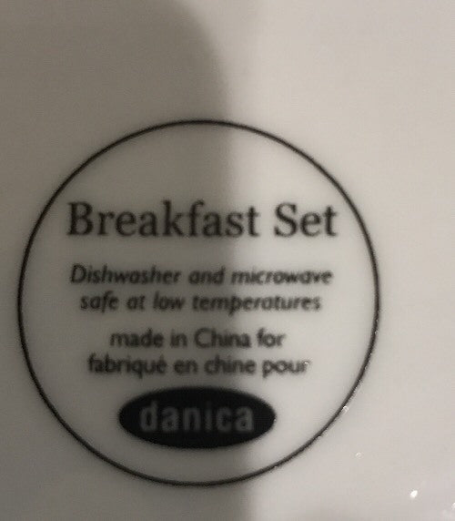 DANICA  2 Salad Plates Porcelain Appetizer Dessert Breakfast Set Green Leaves
