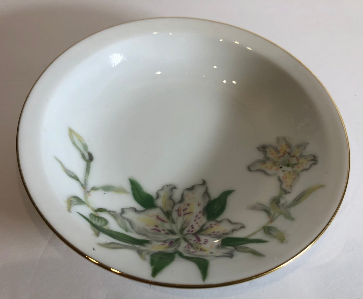Hira Fairbank fine China Japan Dinnerware Collection