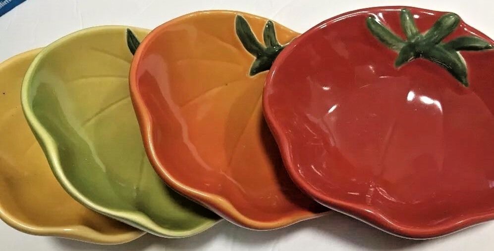 Williams Sonoma 4-Serving Dishes Tomato Shaped Dipping Condiment  Appetizer Set