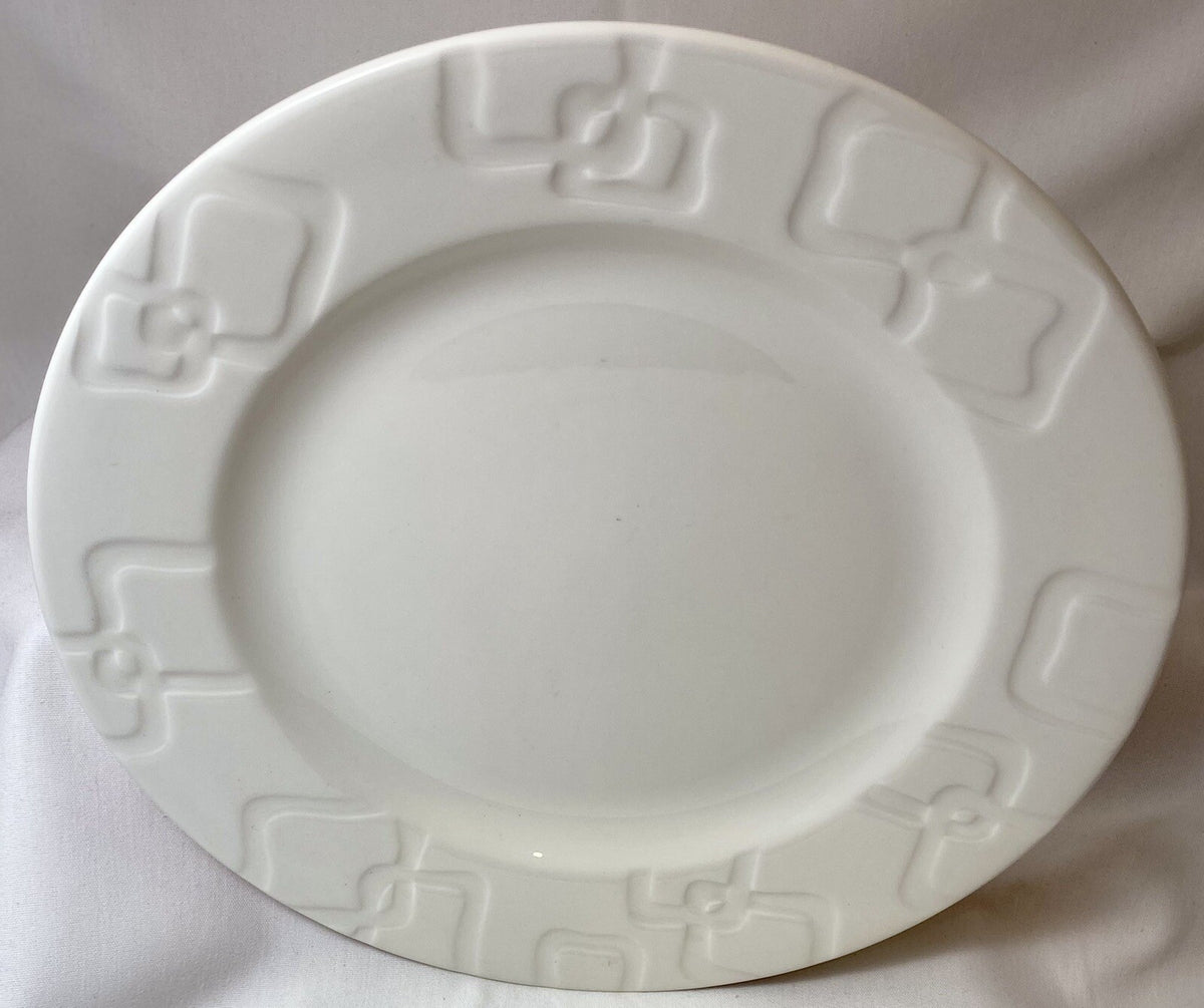Lenox " VIBE LINKS" White Embossed Interlocking Links Dinner Plate 11" D