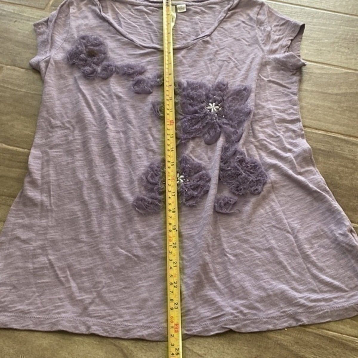 Lauren Conrad LC Raised Flowers & Bead Embellished Top T-Shirt Small Cap Sleeves